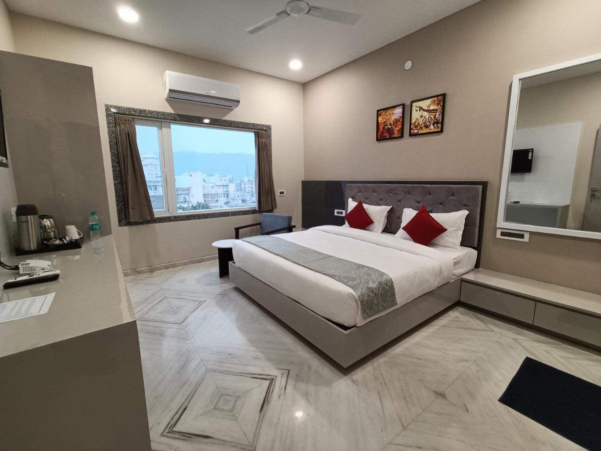 Hotel Shri Anand Dham, Nathdwara - 125 Meters Away From The Temple Extérieur photo