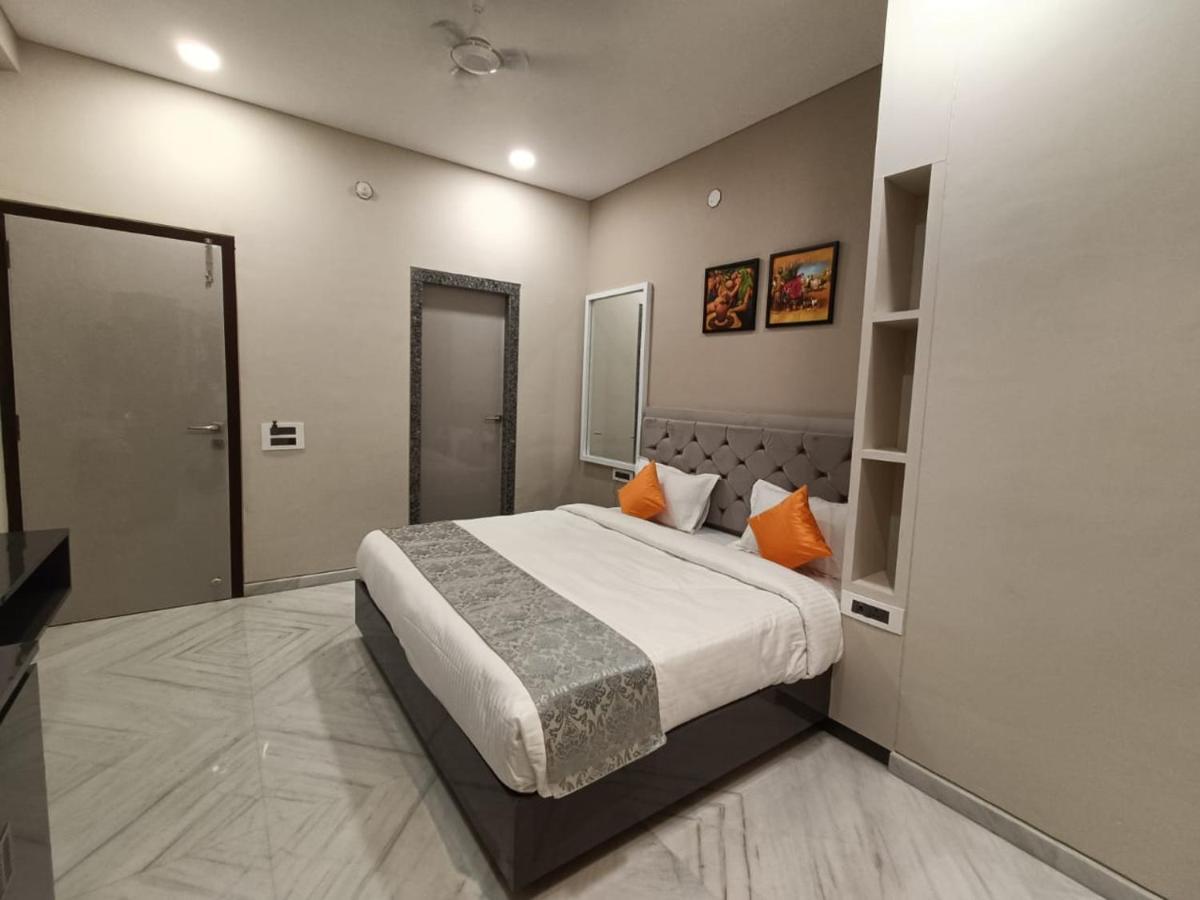 Hotel Shri Anand Dham, Nathdwara - 125 Meters Away From The Temple Extérieur photo